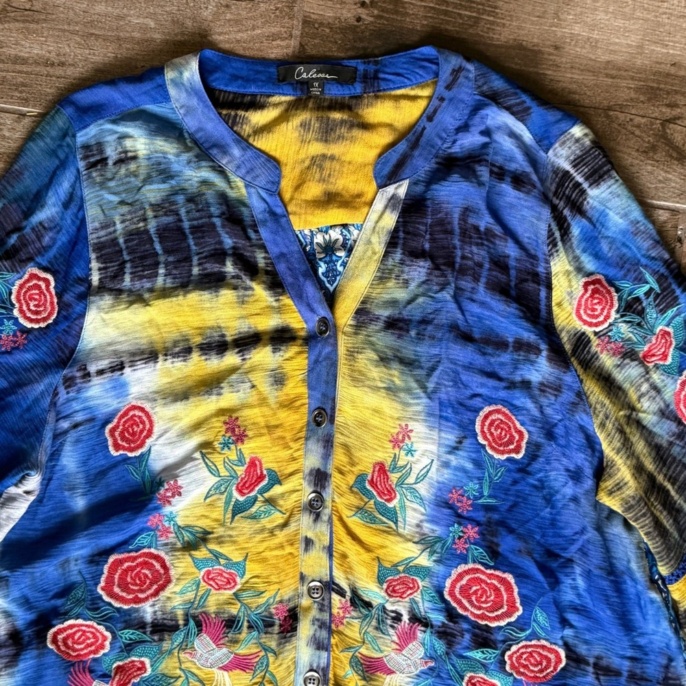 Caleesa Womens Boho Embroidered Floral Tie Dye Button Down Tunic Top, Blue, 1X - Picture 3 of 9